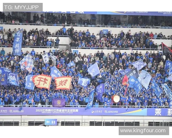 泰州与宿迁精彩对决上演江淮之战两地球队奋力拼搏掀起足球热潮 泰州与宿迁精彩对决上演江淮之战两地球队奋力拼搏掀起足球热潮