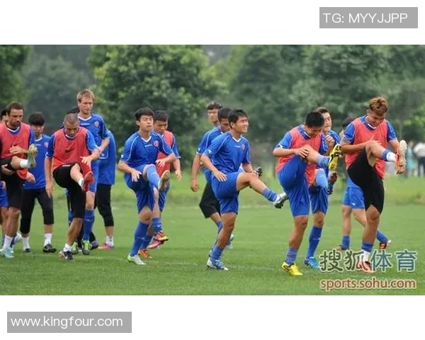 激烈对抗与团队协作并存 体育赛事背后的策略与激情分析 激烈对抗与团队协作并存 体育赛事背后的策略与激情分析