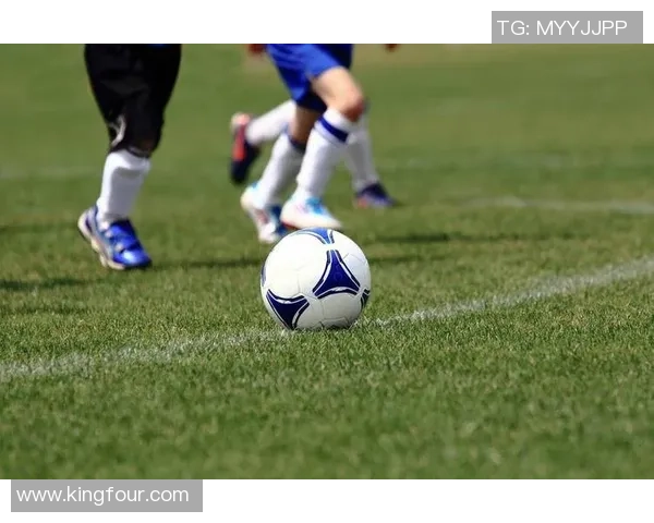 绿茵荣耀追梦之路探寻当代足球激情与团队精神 绿茵荣耀追梦之路探寻当代足球激情与团队精神